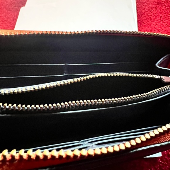 NWOT Beautiful coach women/ men's wallet. Gray/Blk/ Orange - Picture 4 of 5